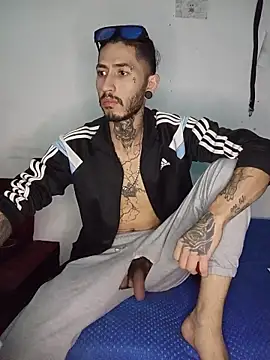 Snapshot of Tattoboy19cm chatting on 19, 7, 2026 Tattoboy19cm online show from 19, 7, 2026
