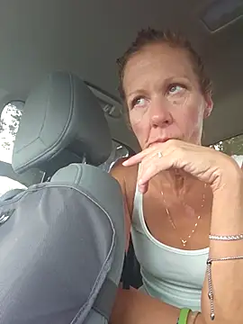 Snapshot of PhynneNicole chatting on 27, 11, 2025 PhynneNicole online show from 27, 11, 2025