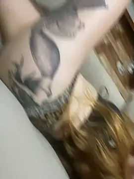 Snapshot of Lazinha18 chatting on 18, 10, 2025 Lazinha18 online show from 18, 10, 2025