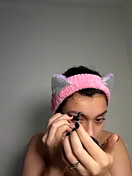 AmaiaSalvatore online show from 13, 9, 2025