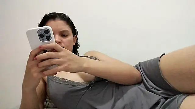 Snapshot of isabelly08ty chatting on 19, 11, 2025 isabelly08ty online show from 19, 11, 2025