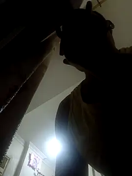 Snapshot of Trade010 chatting on 13, 11, 2025 Trade010 online show from 13, 11, 2025