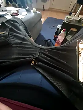 Snapshot of high_geil chatting on 7, 5, 2026 high geil online show from 7, 5, 2026