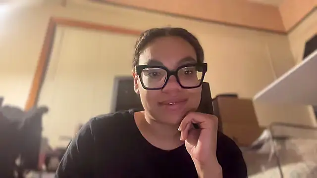 Snapshot of zahrabliss chatting on 8, 5, 2026 zahrabliss online show from 8, 5, 2026