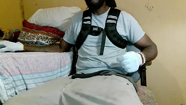 Snapshot of EYEzIAM chatting on 23, 5, 2026 EYEzIAM online show from 23, 5, 2026