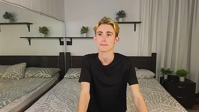 tommy XXX online show from 18, 9, 2025