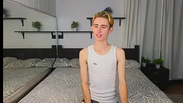 tommy XXX online show from 23, 9, 2025