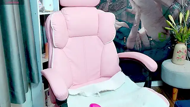 Snapshot of Cindy_Cutiegirl chatting on 5, 11, 2025 Cindy Cutiegirl online show from 5, 11, 2025