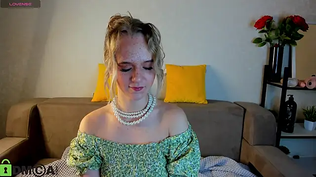 Snapshot of Casey_Sweeet chatting on 6, 10, 2025 Casey Sweeet online show from 6, 10, 2025