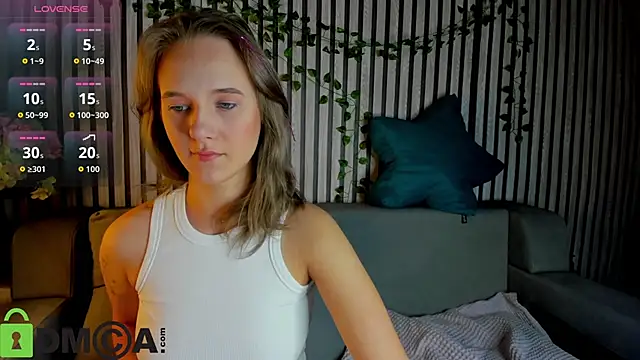 Snapshot of Casey_Sweeet chatting on 4, 12, 2025 Casey Sweeet online show from 4, 12, 2025