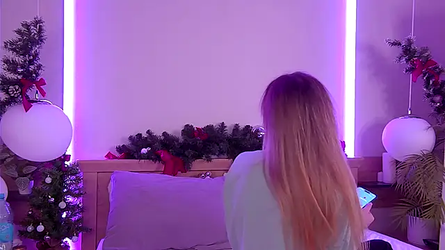 Snapshot of AriWild chatting on 23, 12, 2025 AriWild online show from 23, 12, 2025