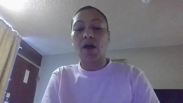 Snapshot of Flossee chatting on 22, 3, 2026 Flossee online show from 22, 3, 2026