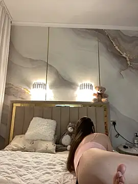 TiffaNoel online show from 4, 12, 2025