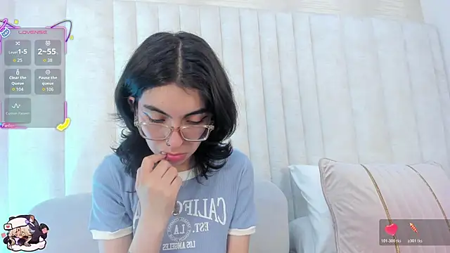 Im Molly Angel online show from 15, 11, 2025