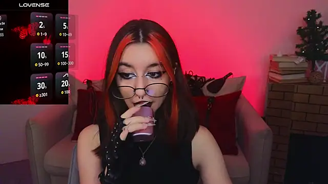 Snapshot of Mistress__Marcelline chatting on 17, 12, 2025 Mistress Marcelline online show from 17, 12, 2025