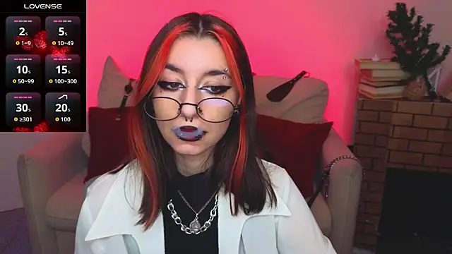 Snapshot of Mistress__Marcelline chatting on 19, 12, 2025 Mistress Marcelline online show from 19, 12, 2025