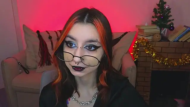 Snapshot of Mistress__Marcelline chatting on 6, 1, 2026 Mistress Marcelline online show from 6, 1, 2026