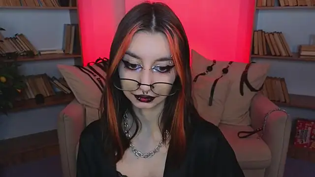 Snapshot of Mistress__Marcelline chatting on 15, 1, 2026 Mistress Marcelline online show from 15, 1, 2026