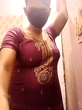 Snapshot of varnika chatting on 8, 9, 2025 varnika online show from 8, 9, 2025