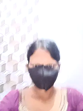 Snapshot of varnika chatting on 10, 9, 2025 varnika online show from 10, 9, 2025