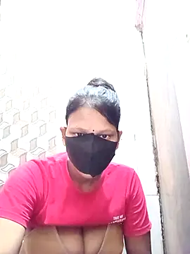 Snapshot of varnika chatting on 15, 9, 2025 varnika online show from 15, 9, 2025