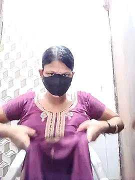 Snapshot of varnika chatting on 17, 9, 2025 varnika online show from 17, 9, 2025