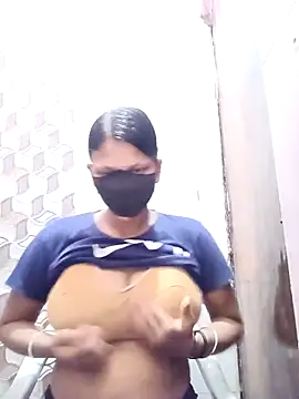 Snapshot of varnika chatting on 18, 9, 2025 varnika online show from 18, 9, 2025