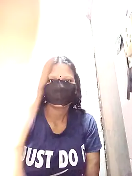 Snapshot of varnika chatting on 8, 10, 2025 varnika online show from 8, 10, 2025