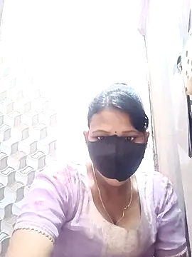 Snapshot of varnika chatting on 3, 12, 2025 varnika online show from 3, 12, 2025