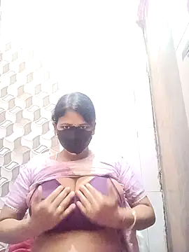 Snapshot of varnika chatting on 13, 12, 2025 varnika online show from 13, 12, 2025