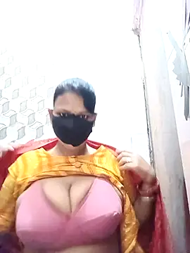 Snapshot of varnika chatting on 20, 12, 2025 varnika online show from 20, 12, 2025