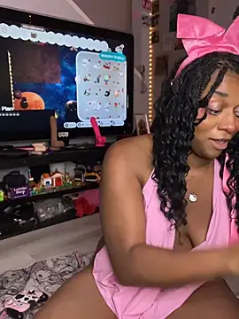 Snapshot of XKimmyGreen chatting on 2, 7, 2026 XKimmyGreen online show from 2, 7, 2026