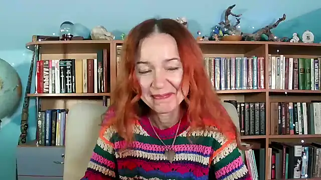 Foxilady357 online show from 5, 12, 2025