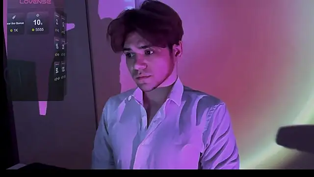 Snapshot of 1RobertTT chatting on 9, 9, 2025 1RobertTT online show from 9, 9, 2025