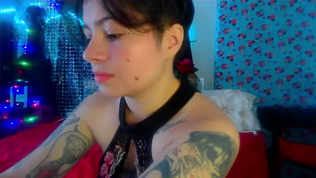 Snapshot of Mitsuha_gate chatting on 14, 11, 2025 Mitsuha gate online show from 14, 11, 2025