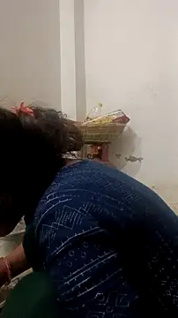 Guriya0076 online show from 4, 12, 2025