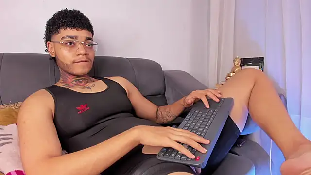 Snapshot of santi_xximo chatting on 9, 11, 2025 santi xximo online show from 9, 11, 2025