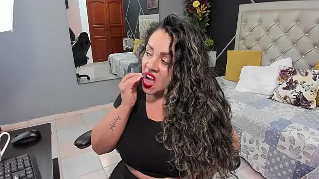 kris milff online show from 14, 10, 2025