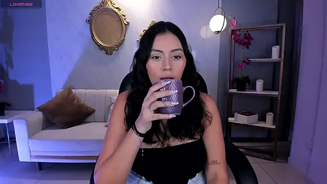 Snapshot of AmbarJames_ chatting on 15, 9, 2025 AmbarJames online show from 15, 9, 2025