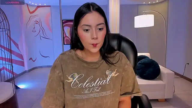 Snapshot of AmbarJames_ chatting on 8, 10, 2025 AmbarJames online show from 8, 10, 2025