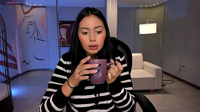 Snapshot of AmbarJames_ chatting on 9, 10, 2025 AmbarJames online show from 9, 10, 2025