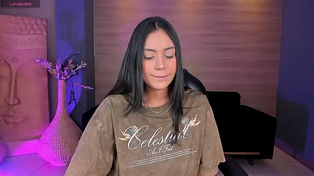 Snapshot of AmbarJames_ chatting on 21, 10, 2025 AmbarJames online show from 21, 10, 2025