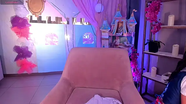 Snapshot of AmbarJames_ chatting on 30, 10, 2025 AmbarJames online show from 30, 10, 2025