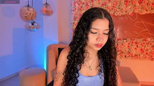 SophieHouston  online show from 3, 10, 2025