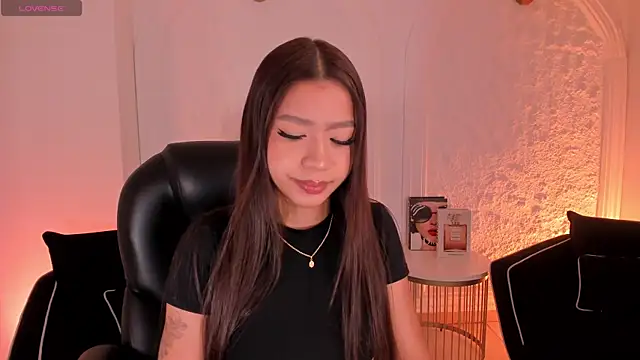 Snapshot of SophieHouston_ chatting on 13, 7, 2026 SophieHouston online show from 13, 7, 2026