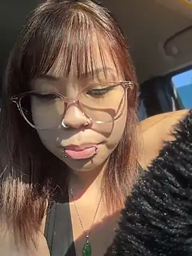 Snapshot of moan4mona chatting on 15, 6, 2026 moan4mona online show from 15, 6, 2026