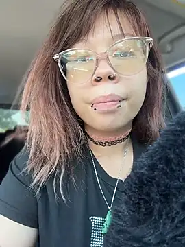 Snapshot of moan4mona chatting on 24, 6, 2026 moan4mona online show from 24, 6, 2026