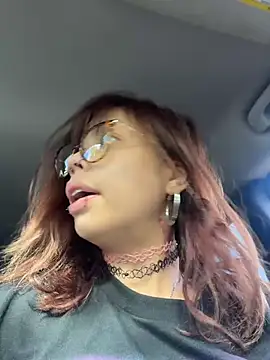 Snapshot of moan4mona chatting on 9, 7, 2026 moan4mona online show from 9, 7, 2026