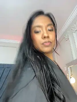 Mia Roset online show from 12, 9, 2025