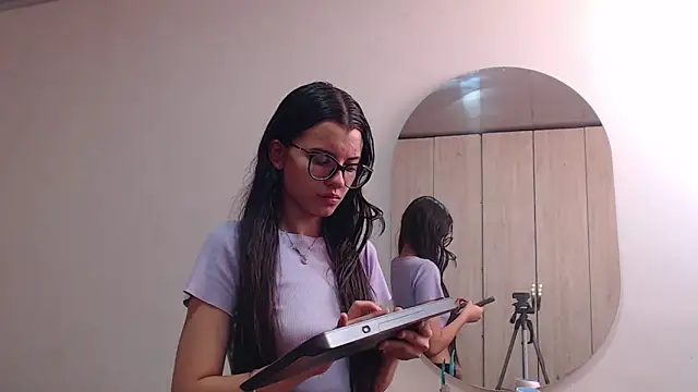 pinky f00x online show from 5, 2, 2026